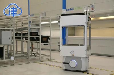 緯湃科技天津工廠啟用兩條全新生產(chǎn)線，“大塊頭”機(jī)器人“輾轉(zhuǎn)騰挪”展現(xiàn)智造實(shí)力